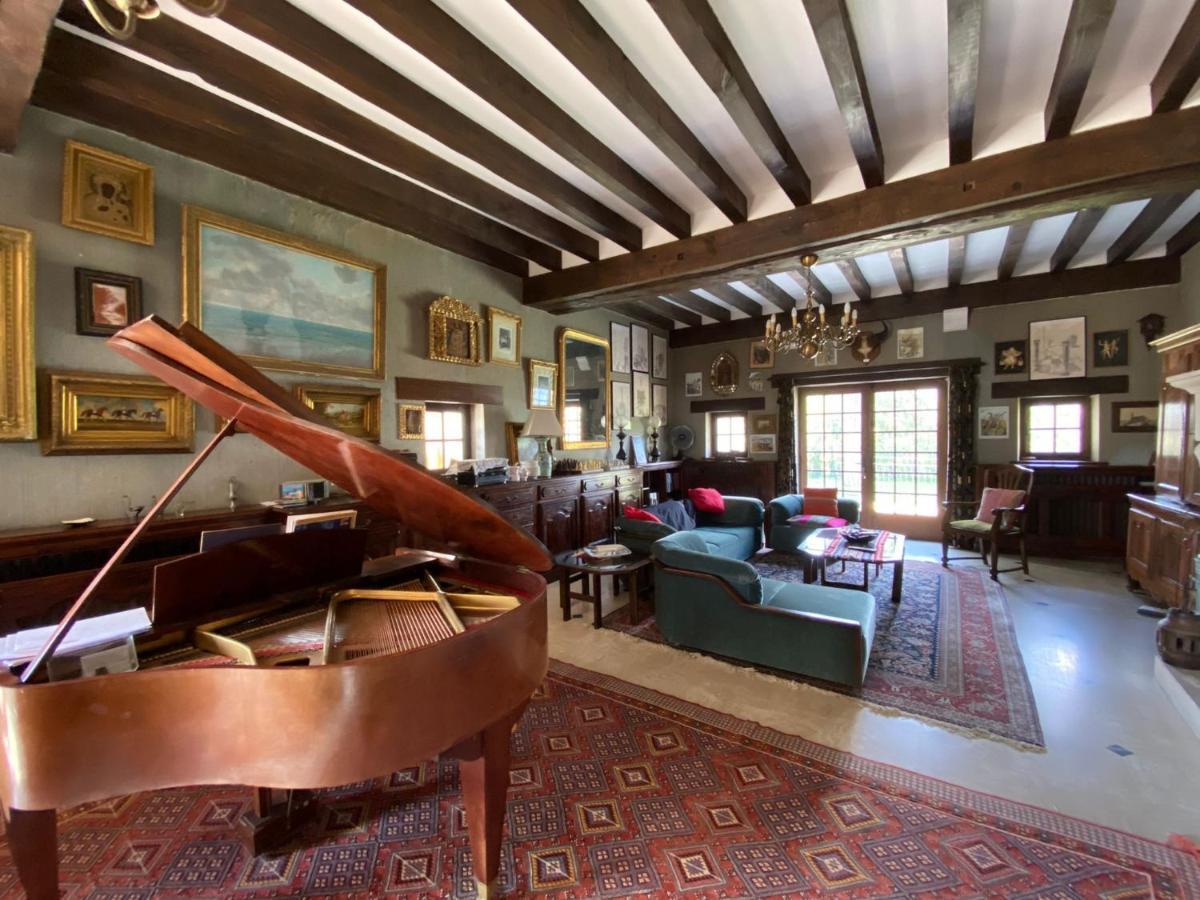 Maison Des Arts Francueil Экстерьер фото